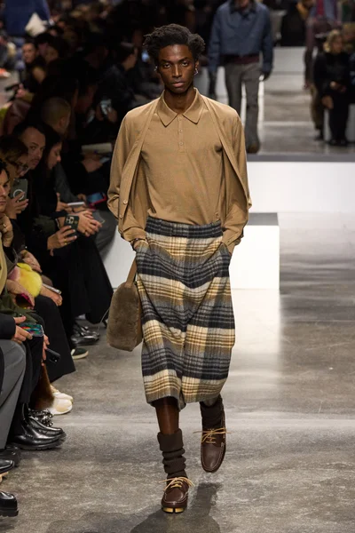 Look 8